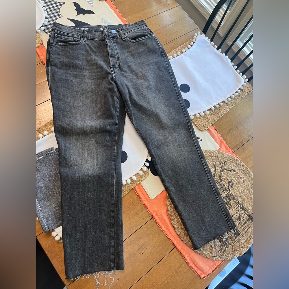 A.n.a high rise straight frayed jeans 12 NWT